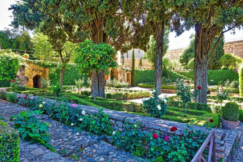 Alhambra's Gardens: Generalife, Partal, Alcazaba, & Carlos V - Discover the Gardens of the Generalife and Its Floral Elegance