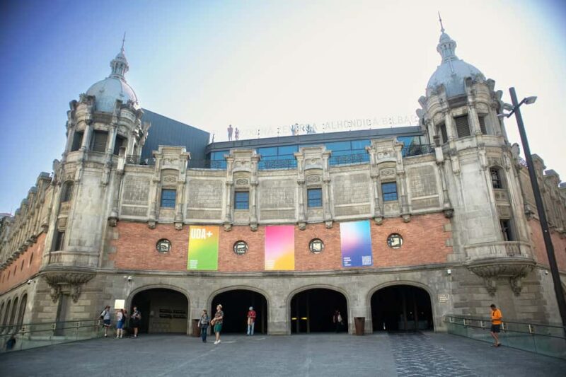 Alhóndiga de Bilbao: Art explained by Artists - Discover the Historic and Contemporary Architecture of Alhóndiga Bilbao