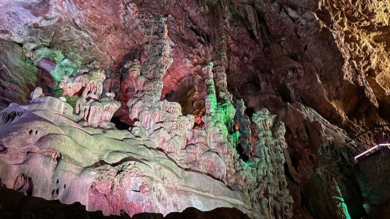 Alicante/Benidorm: Canelobre Cave Guided Tour with Transfers - The Cave’s Unique Features and Acoustic Qualities