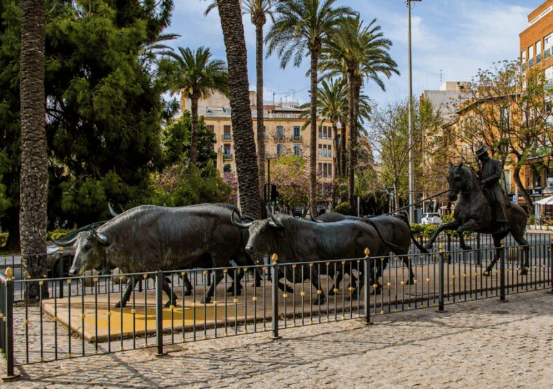 Alicante: Bullring and Central Market Gastronomic Tour - Exploring the Central Market’s Food and Flavors