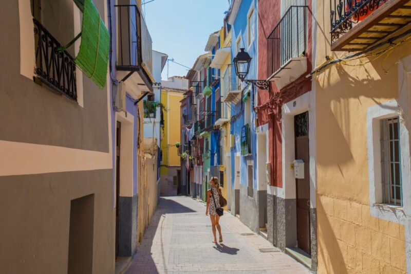 Alicante Charming Villages Tour: Villajoyosa and Altea - Exploring Villajoyosa: The Colorful Seaside Town