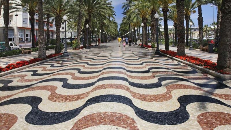 Alicante & Elche: Day Trip with visit to the Santa Bárbara Castle - Explore Alicante and Elche in a Single Day with a Guided Tour