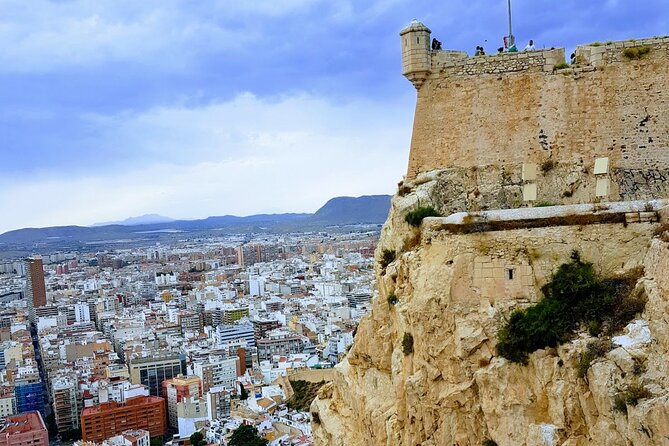 Alicante & Elche. Transport, guide and monuments. - Climbing Santa Bárbara Castle for Views and History