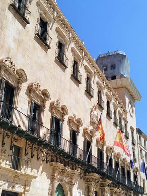 Alicante Essentials: 2-Hour Walking Tour with a Local Guide - Walking Through the Iconic Explanada de España