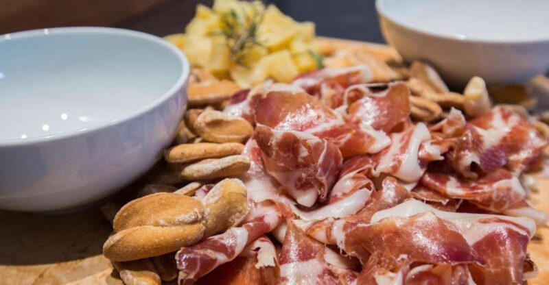 Alicante: Evening Tapas Tour - Visiting Three Authentic Tapas Bars in Alicante’s City Center