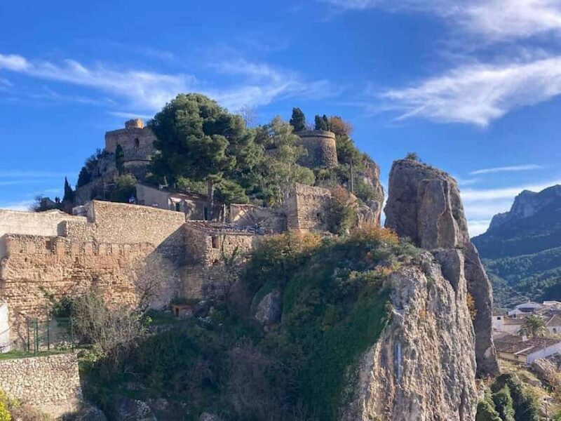 Alicante: Guadalest and Altea Guided Tour with Pickup - Starting from Alicante or Benidorm for a Scenic Drive to Guadalest