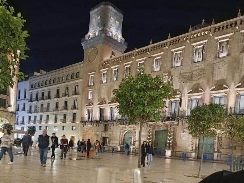 Alicante: Night Walking Tour - Key Points