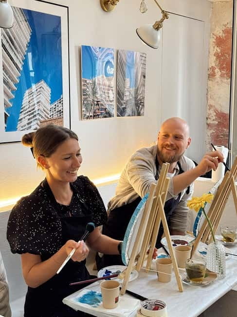 Alicante: Private Art Experience for Couples Paint & Sip - Key Points