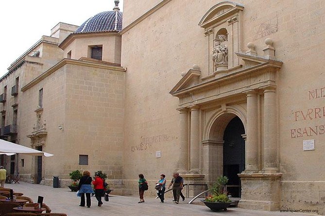 Alicante Private Walking Tour - Discovering the Historic Significance of Casa Carbonell