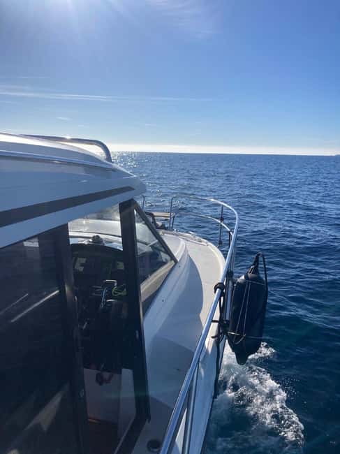 Alicante: Private Yacht Cruise with Drinks - Enjoy Refreshing Drinks and Water Activities