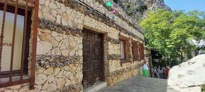 Alicante, Santa Pola, Benidorm: Castle & Village Guadalest - The Expertise of the Guide and Overall Atmosphere