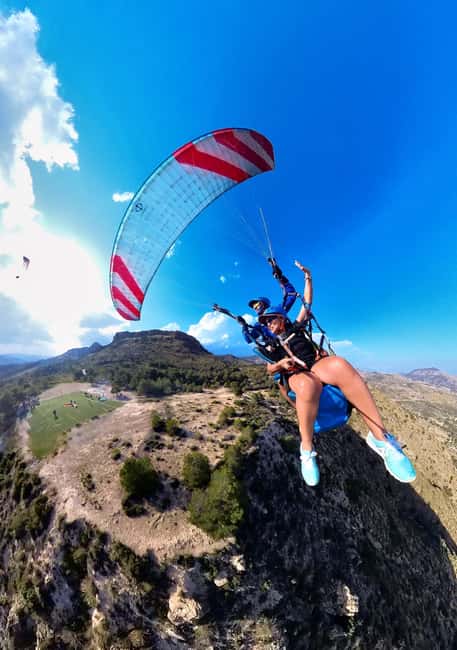 Alicante: Santa Pola, Benidorm Tandem Paragliding Experience - Experience the Thrill of Tandem Paragliding Over Alicante’s Scenic Landscapes