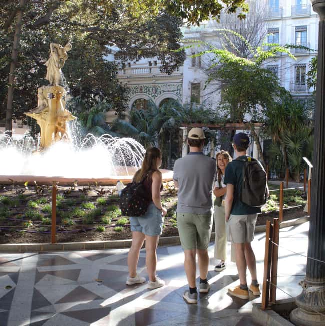 Alicante Walking Tour: Landmarks & Local Life - Discovering the Co-Cathedral of Saint Nicholas