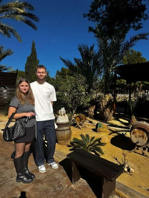 Alicante; Wine Tour, Wineries, Food, and Transfer Included - The Experience of the Guides and the Overall Atmosphere