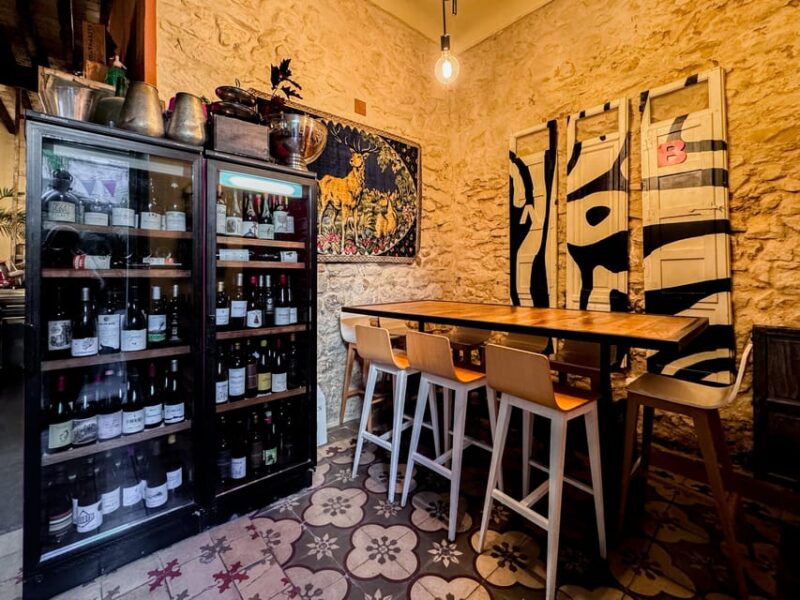 Alicante: Wine Walking Tour with Sommelier - Tasting a Range of Wines with Expert Guidance
