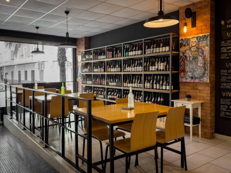 Alicante: Wine Walking Tour with Sommelier - Flexibility and Cancellation Policies