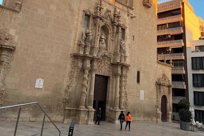 Alicantes History and Highlights: Self-Guided Walking Tour - Key Points