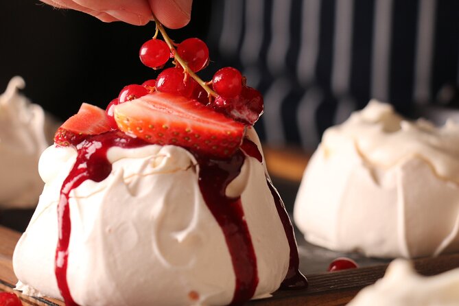 All about meringue: a pastry & culinary arts workshop in Paris - Cozy Classroom in a Parisian Apartment