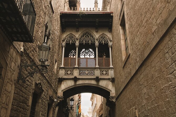 All about old Barcelona (tasting included) - Exploring Hidden Qualities of Barcelona Cathedral