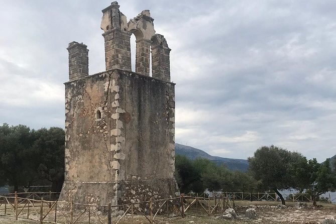 ALL DAY private tour - Kefalonia - The Role of the Local Driver in Your Day