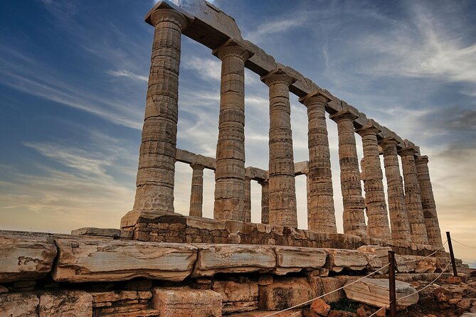 All day tour: Famous Sites of Athens and Temple of Poseidon in Cape Sounion - Exploring the Historic Neighborhood of Plaka