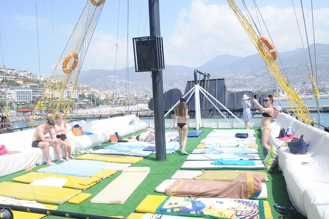 All-Inclusive Alanya Boat Tour with Lunch and Soft Drinks - Lunch and Refreshments on Board