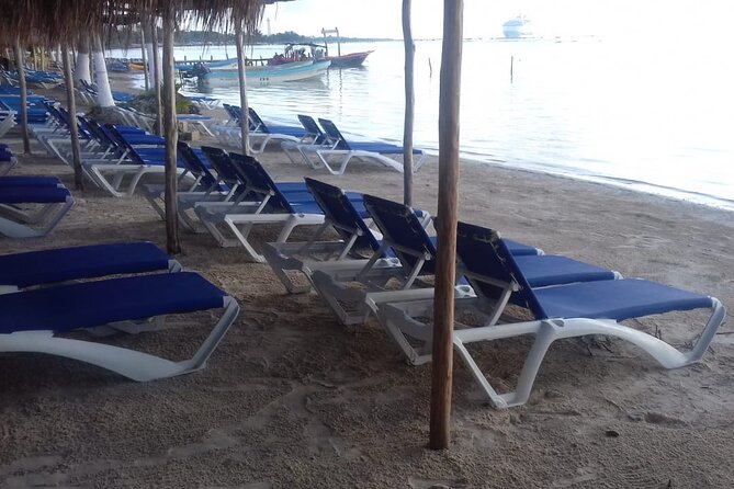 All-inclusive beach day in LOS ARRECIFES REST. / open bar - massage and lunch .. - Lunch Options: One Dish from the Menu