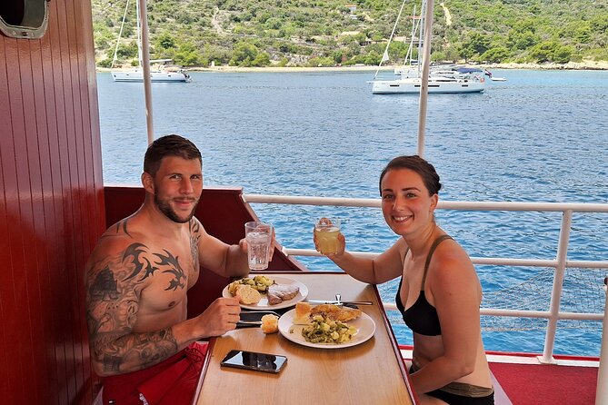 All-Inclusive Blue Lagoon & 3 Island Boat Tour with Food & Drinks - Unique Stops: Maslinica, Blue Lagoon, and St. Fumija