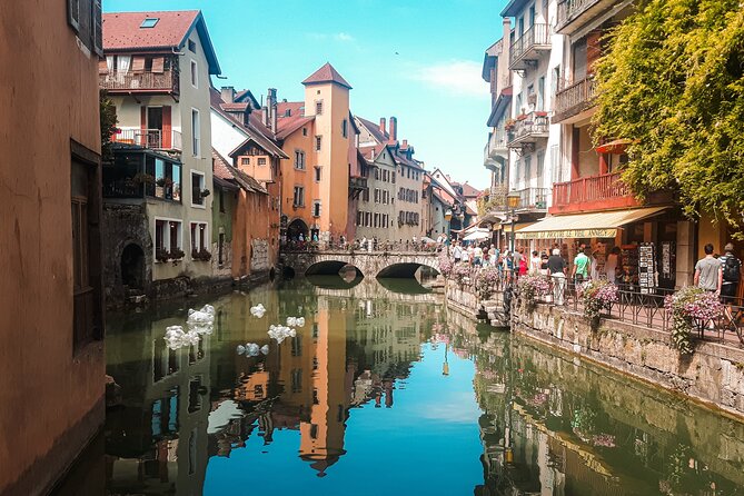 All Inclusive Food Tour of Annecy Old Town with Local Guide - Practical Details and Group Experience