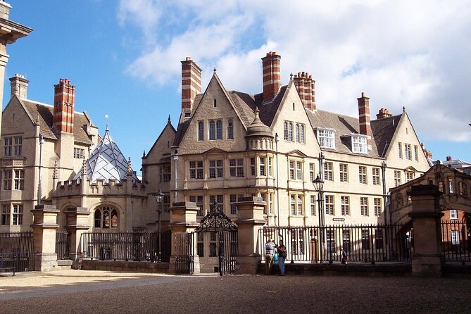 All Inclusive Full Day Private Tour in Oxford and Cotswold - Inside Oxford University with a Former Student Guide