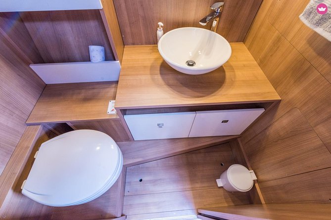 All-inclusive Gastro Blue Cave Tour from Split - The Guides and Crew: Friendly and Knowledgeable