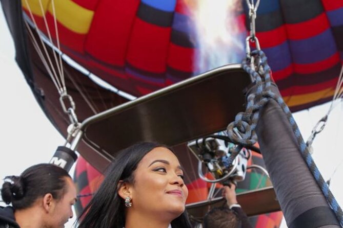 All-inclusive hot air balloon flight over Teotihuacan - Visiting the Artisan House and Learning about Regional Crafts