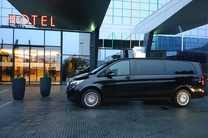 All inclusive luxury daytrip Plitvice Lakes from Split or Trogir - Visiting Ranch Deer Valley: Feeding Deer and Tasting Local Food