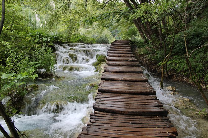 All inclusive luxury daytrip to Plitvice from Zagreb. - Exploring Dubovac Castle and Its Views