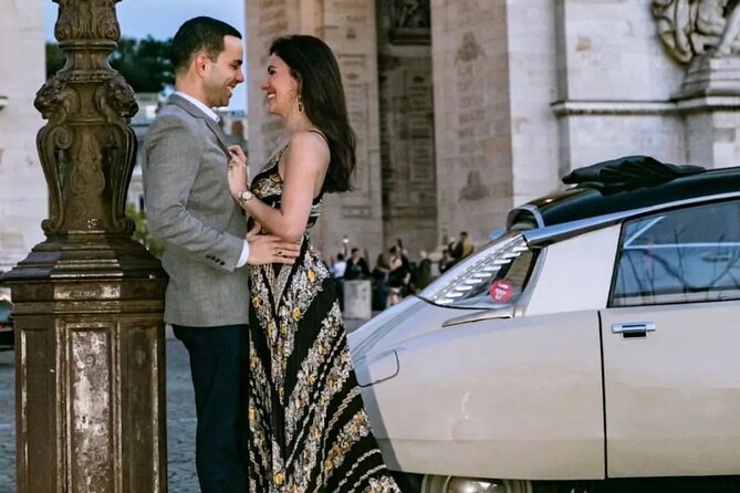 All of Paris Tour in a Vintage Open-Top French Car Citroen DS - Montmartre in Style: The Vintage Car Experience