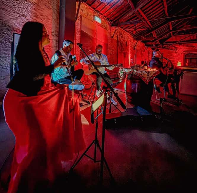Alma de Portugal: an immersive experience of fado, wine, and tradition - What Makes Alma de Portugal Stand Out in Vila Nova de Gaia