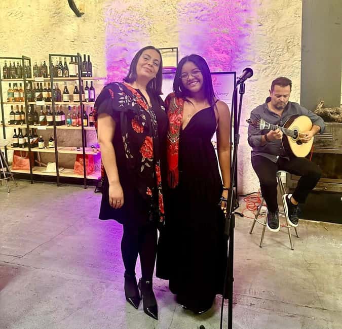 Alma de Portugal: an immersive experience of fado, wine, and tradition - Audience Engagement and Unique Performance Moments