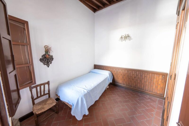 Almería: Cathedral and Monastery of Las Puras Guided Tour - Tranquility in the Monastery of Las Puras