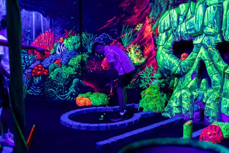 Aloha Amsterdam: 12-Hole Glow-in-the-Dark Mini-Golf - What’s Included in the Mini-Golf Experience