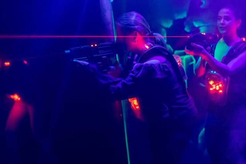 Aloha Amsterdam: Laser Tag Experience - How the Laser Tag Game Begins in the Instruction Room