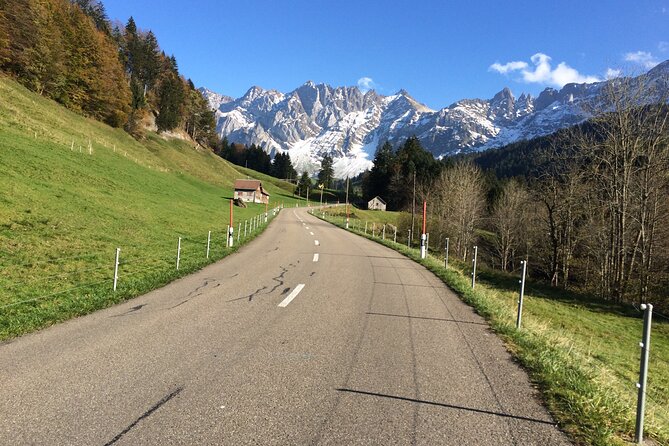 Alpine Tour Across Switzerland - Billowing Descent from Glaubenbuelen Pass to Beckenried