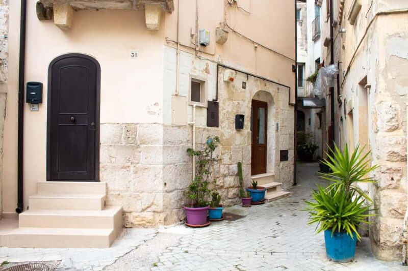 ALTAMURA AND GRAVINA: guided tours with lunch and transfer from Matera - Practical Details: Meeting Point, Group Size, and Accessibility