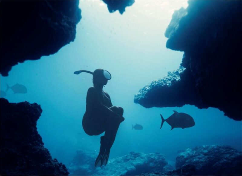 Altea: Morro de Toix Guided Kayak Excursion - Resting and Swimming in a Hidden Cove