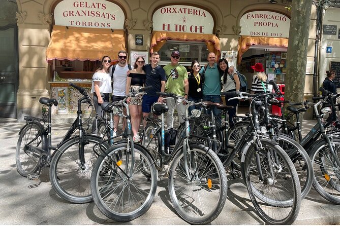 Alternative Bike Tour: Explore Barcelonas Hidden Gems - Passing the Arc de Triomf and Nearby Gardens
