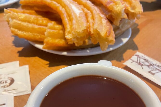 Alternative Bike Tour: Explore Barcelonas Hidden Gems - Exploring the Modern Eixample and Glòries District