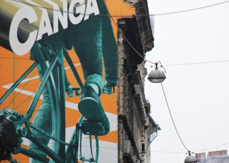 Alternative Budapest Walking Tour - The Guide’s Expertise and Engagement