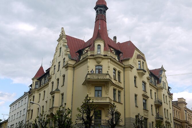 Alternative Riga: Central market and Moscow suburb tour - Why This Tour Stands Out in Riga