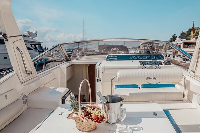 Amalfi Coast, Capri & Li Galli Islands BOAT EXCURSION - Conca dei Marini and the Historic Villa Sofia Loren