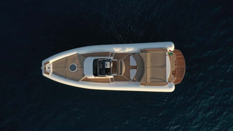 Amalfi Coast: Explore the landscapes on a luxurious boat - Discover Secret Covess, Hidden Caves, and Crystal Waters