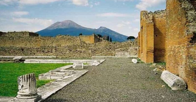 Amalfi Coast from Rome Private Day Tour - Visiting Pompeii: Walking Through Ancient Roman Life